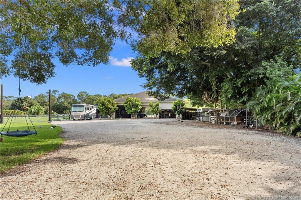 Barn & 3000 sq. ft. CBS garage/shop