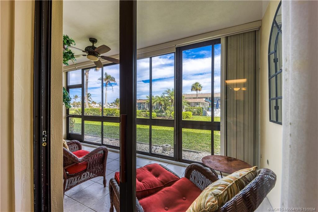 Slider to lanai from primary bedroom