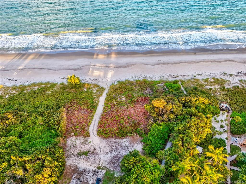 Photo 4 at 1446 Wyn Cove Drive, Vero Beach