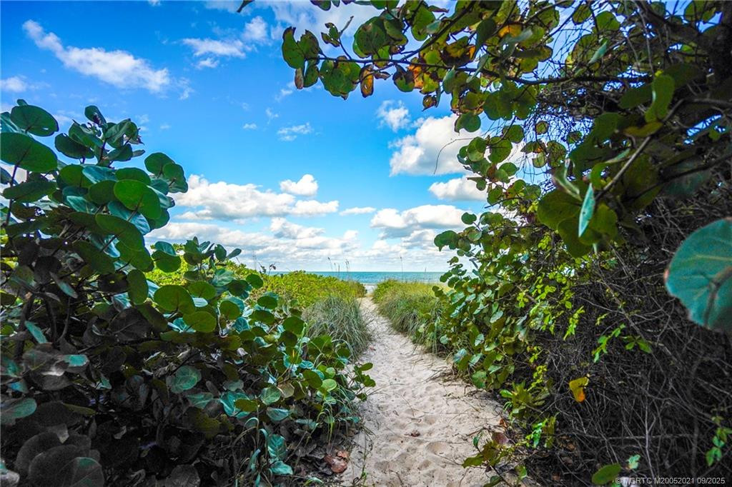 Photo 6 at 1446 Wyn Cove Drive, Vero Beach