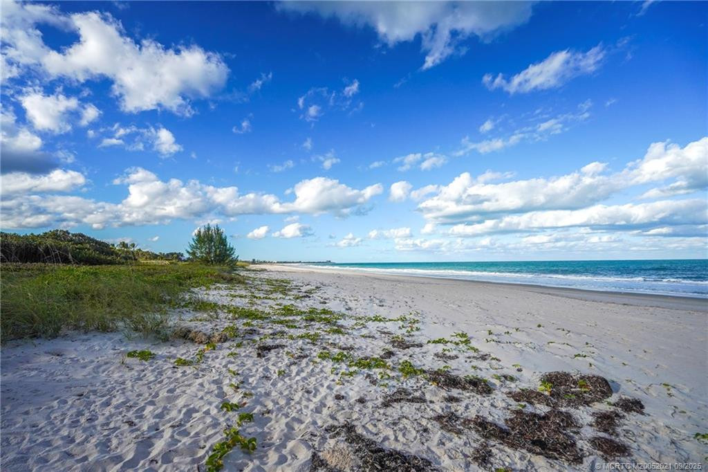 Photo 7 at 1446 Wyn Cove Drive, Vero Beach