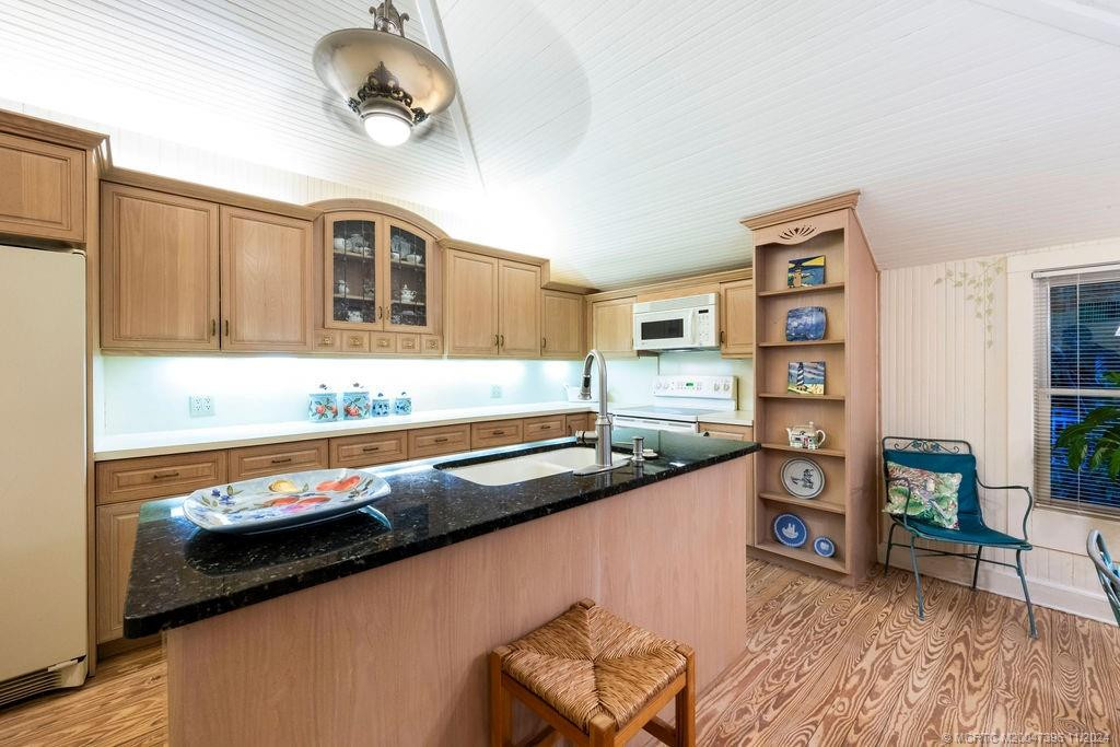 535 SW Siesta Way, Stuart FL - photo 16 of 63