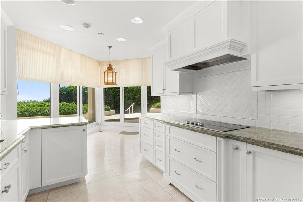 Photo 4 at 3001 SE Island Point Lane 14, Stuart