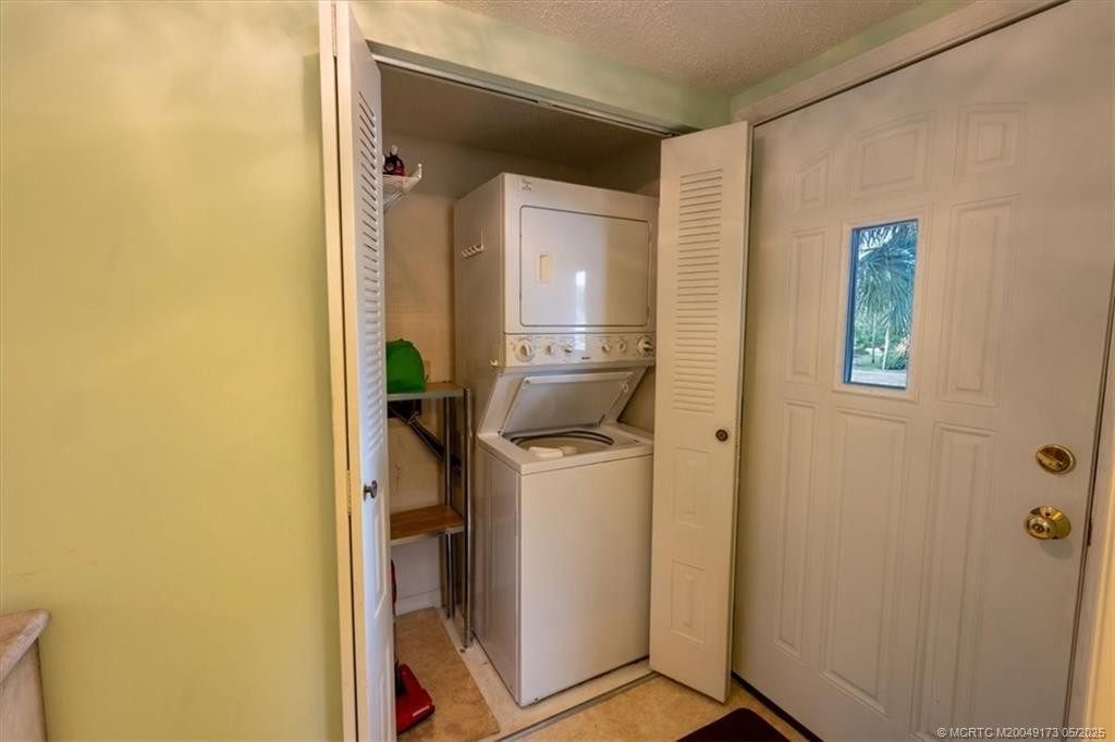Washer & Dryer in Unit