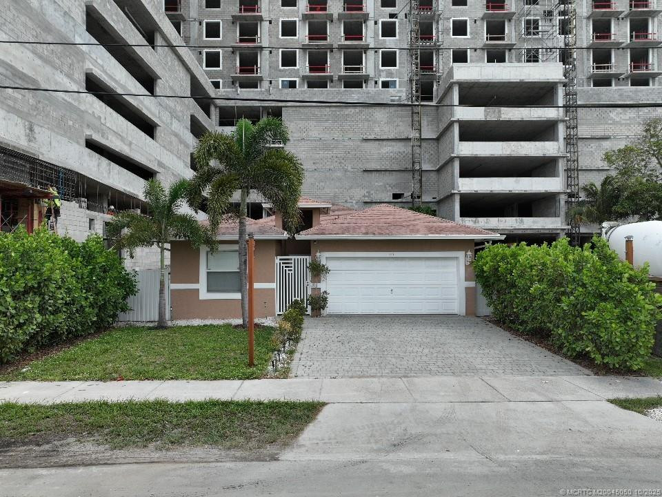 Photo 4 of 115 SW 1st Court, Dania Beach, FL — luxury home for sale Photo 4 of 115 SW 1st Court, Dania Beach, FL — luxury home for sale