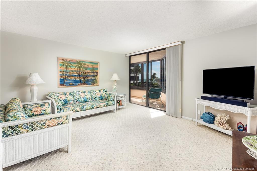 Spacious room with balcony access