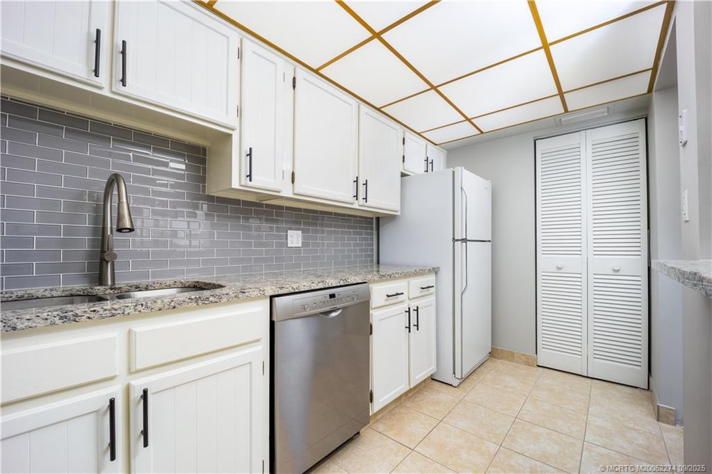 Subway tile and granite counters
