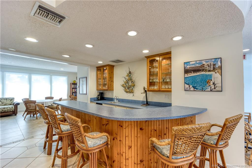 Beverage center. Equipped Kitchen