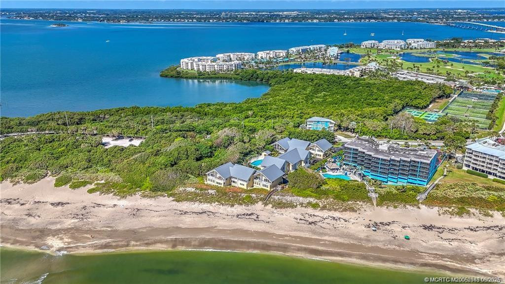 245 NE Macarthur Boulevard 18, Stuart – Condominium for rent