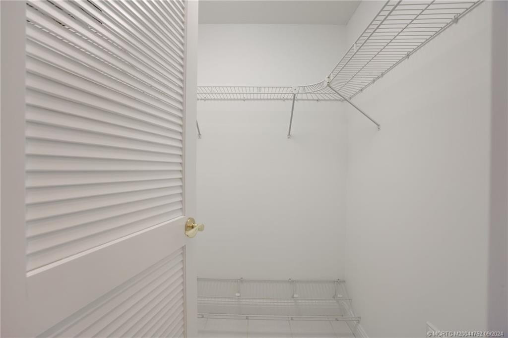 Walk-in Closet