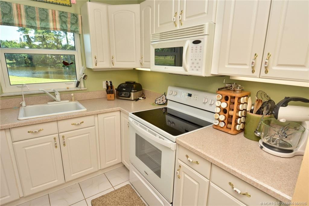 Photo 4 at 1225 NW 21st Street 1701, Stuart