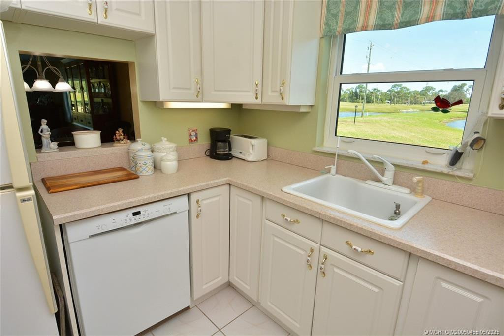 Photo 6 at 1225 NW 21st Street 1701, Stuart
