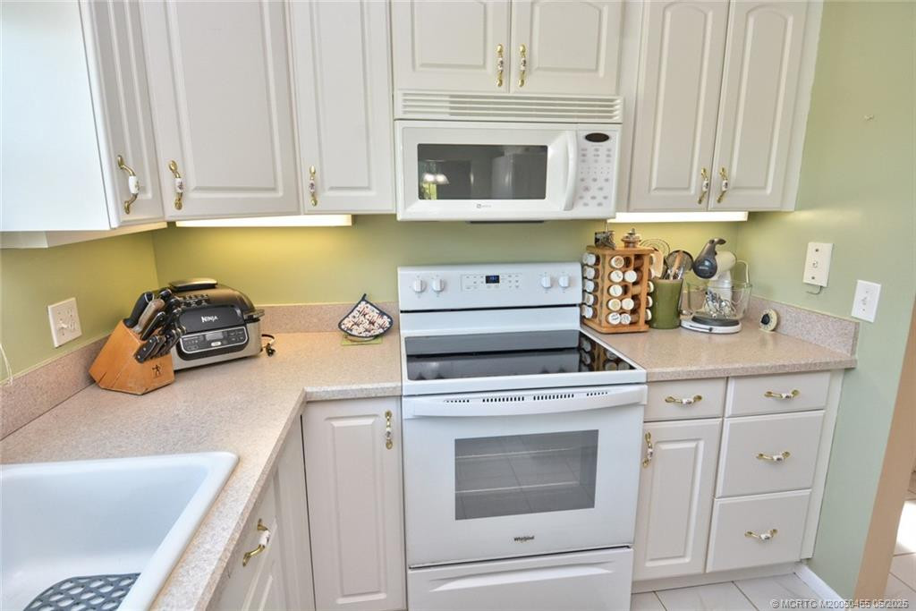 Photo 7 at 1225 NW 21st Street 1701, Stuart