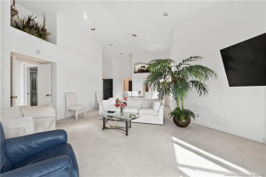Light & Bright! Living Area