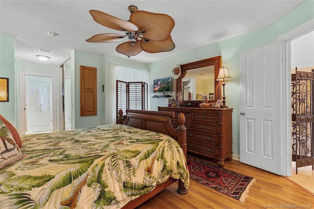 with an en suite Master Bath