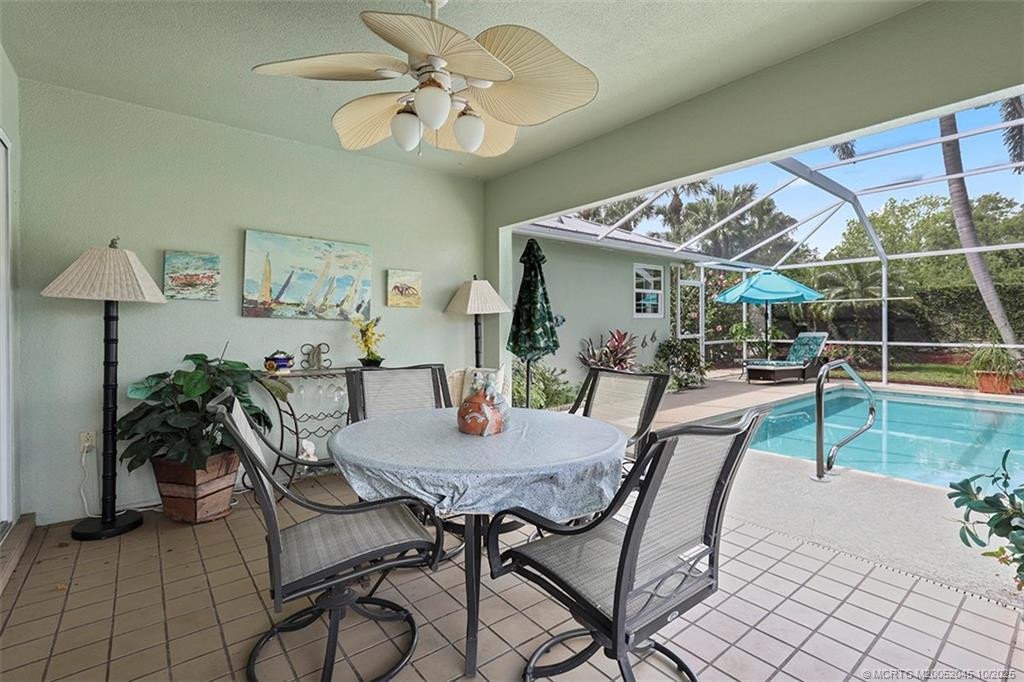 A Screened lanai