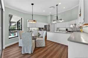 Breakfast area in Kitchen