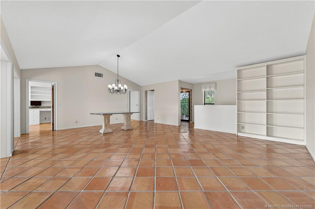 Living room/dining