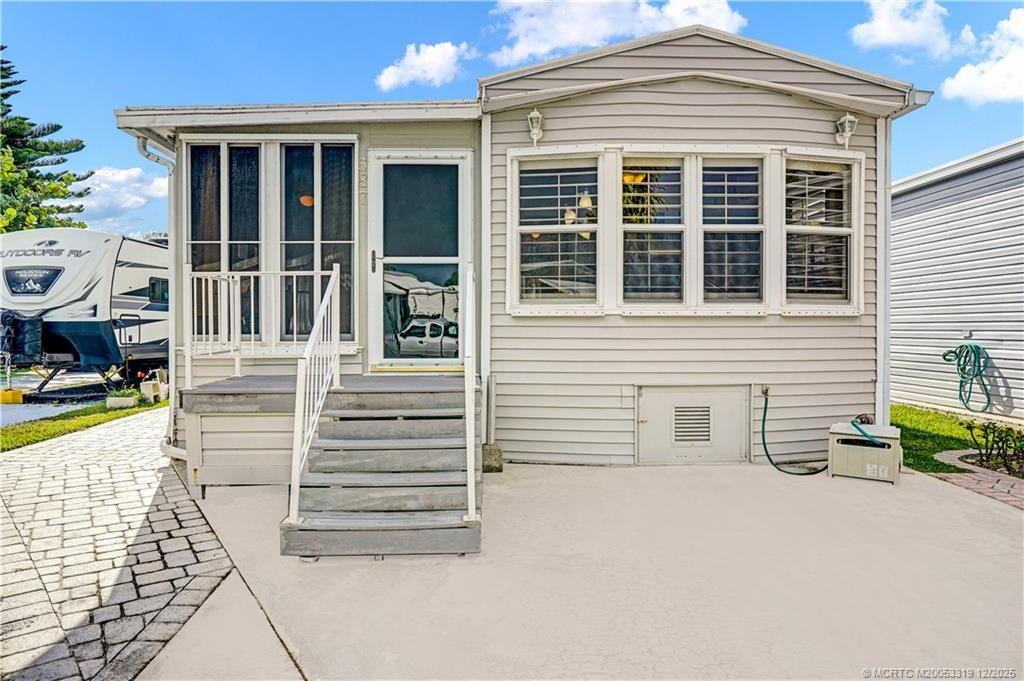 587 Nettles Boulevard, Jensen Beach – sold