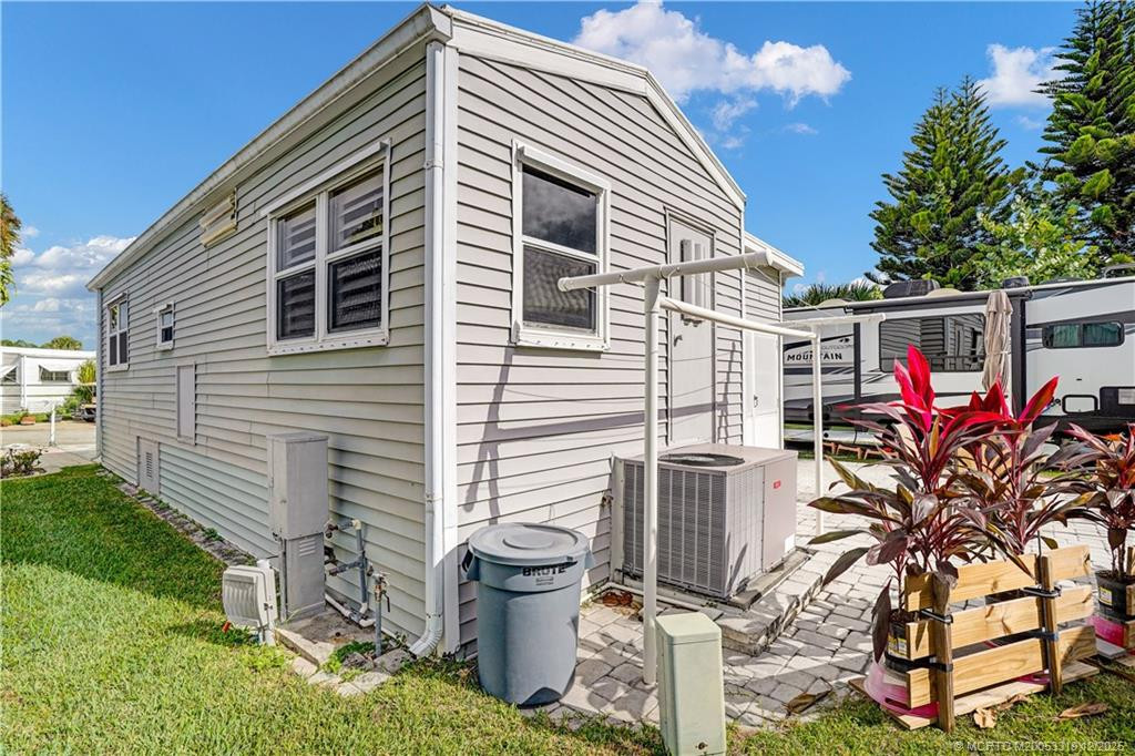 Photo 5 at 587 Nettles Boulevard, Jensen Beach