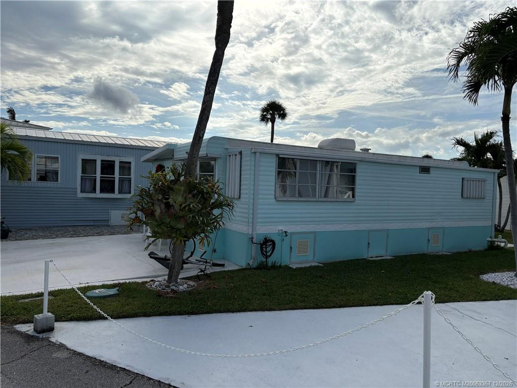 Photo 3 at 975 Nettles Boulevard, Jensen Beach