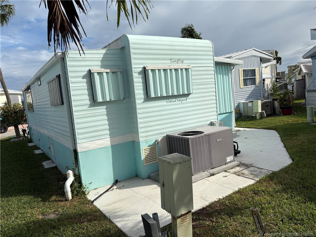 Photo 4 at 975 Nettles Boulevard, Jensen Beach