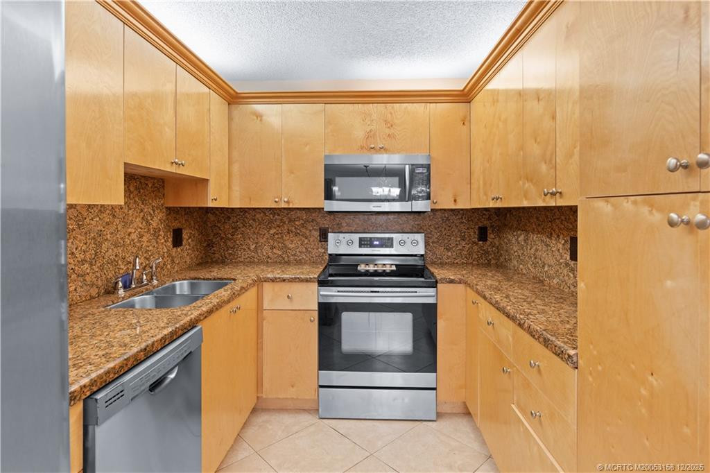 1935 SW Silver Pine Way #117-D1, Palm City FL - photo 6 of 32