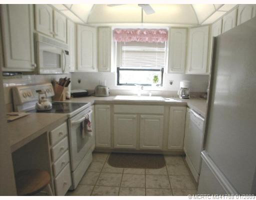 Kitchen. New Kitchen.