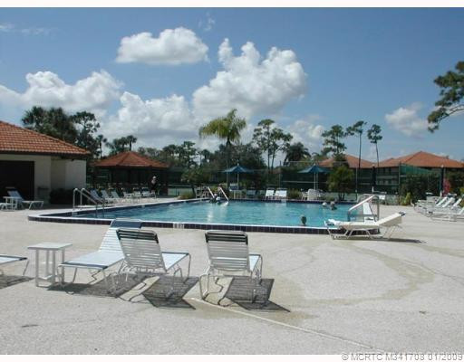 Swimming Pool/Hot Tub/Sauna. Heated Pool.
