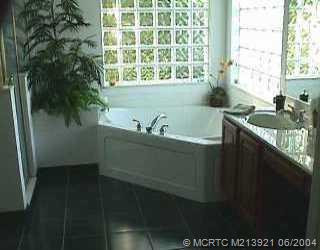 Master Bath/Spa.