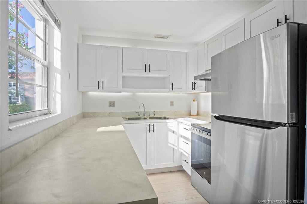 Very Bright, Remodeled Kitchen. Newer LVP Floors throughout Condo.