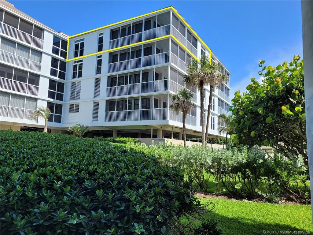 top floor corner unit at 669 NE Plantation Road 405, Stuart