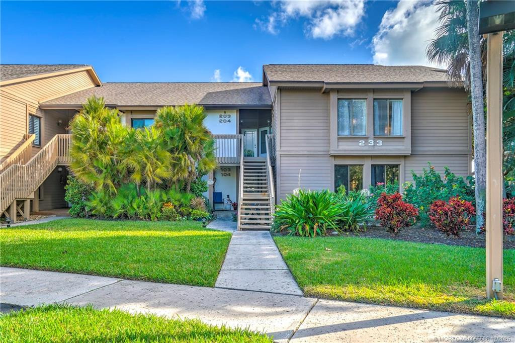 233 NE Edgewater Drive 204, Stuart – Condominium for rent