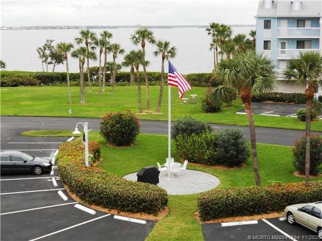Photo 2 at 40 NE Plantation Road 209, Stuart