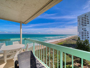 Covered Balcony Direct Ocean Views