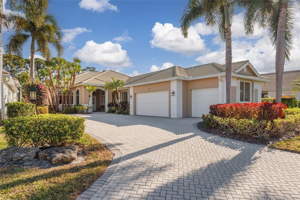 4 bedroom Single Family Residence at 2379 SW Manor Hill Drive, Monarch, Martin Downs 31, Palm City — photo 1