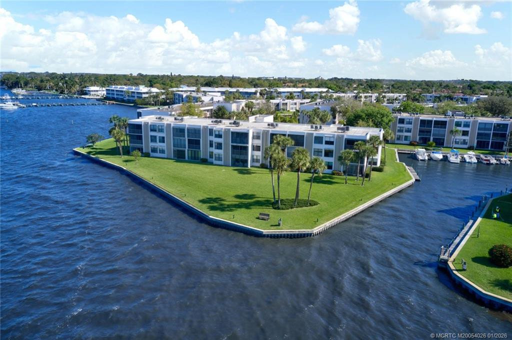 1950 SW Palm City Road 8-106, Stuart – Condominium for sale