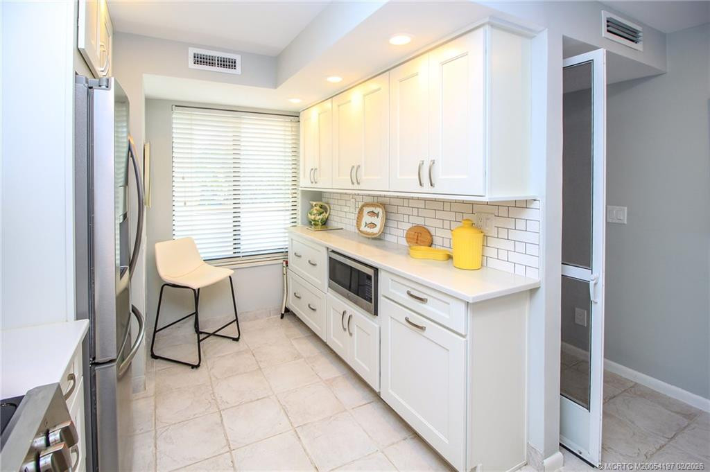 Photo 5 at 4720 NE Sandpebble Trace 203, Stuart