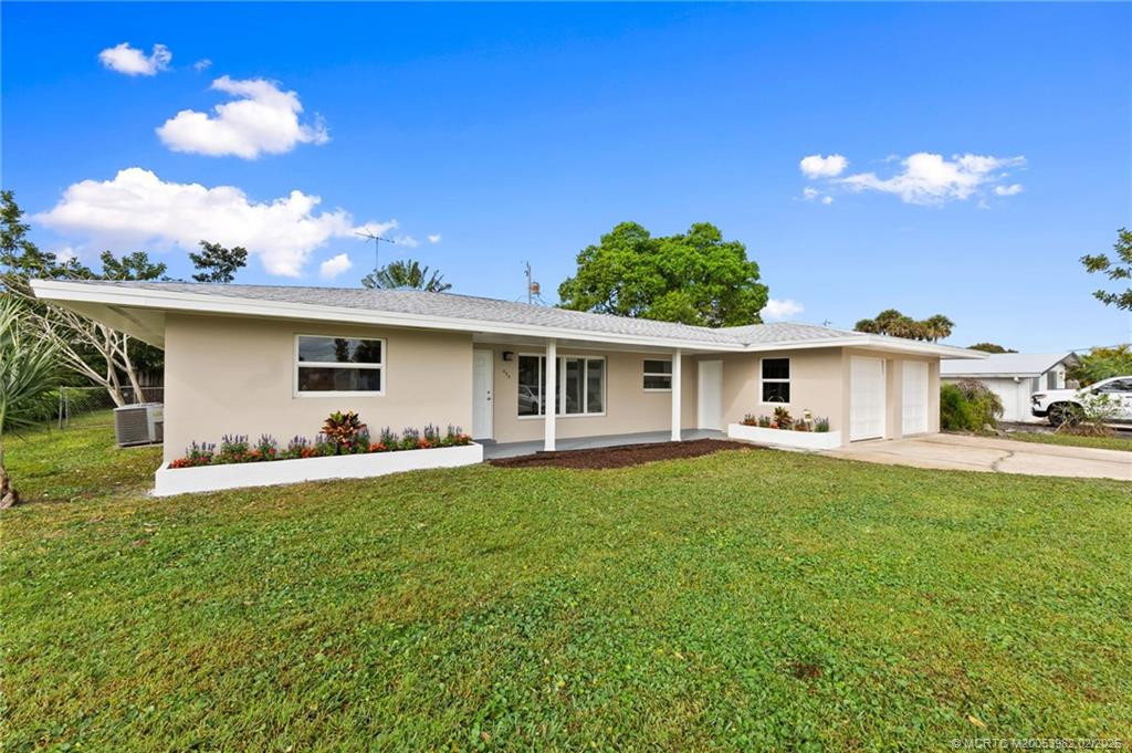 Photo 3 at 208 Riomar Drive, Port St. Lucie