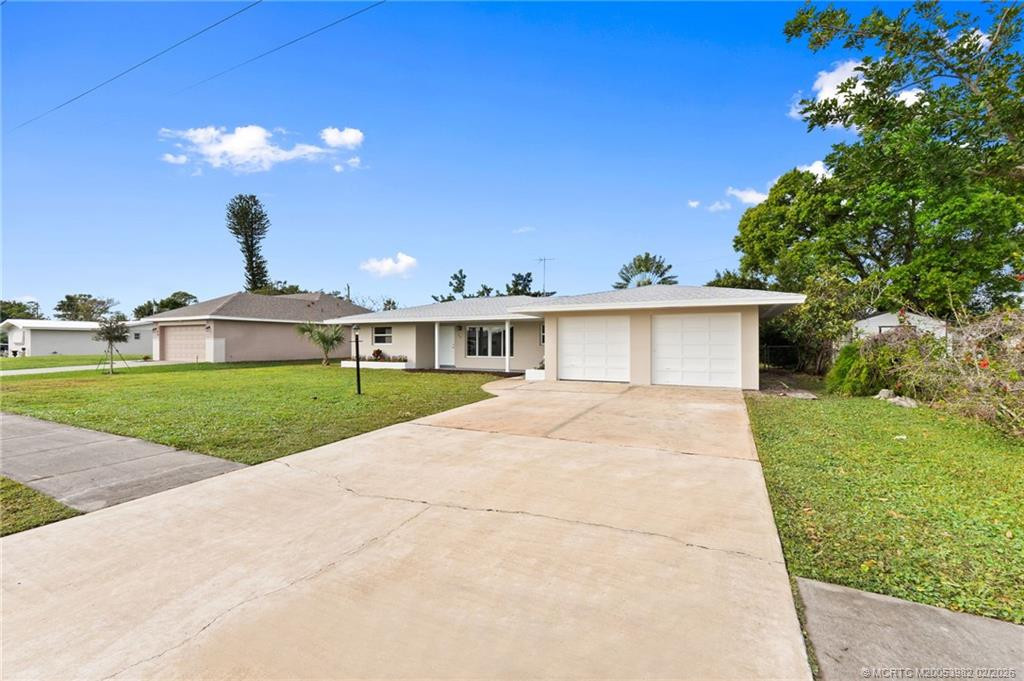 Photo 5 at 208 Riomar Drive, Port St. Lucie
