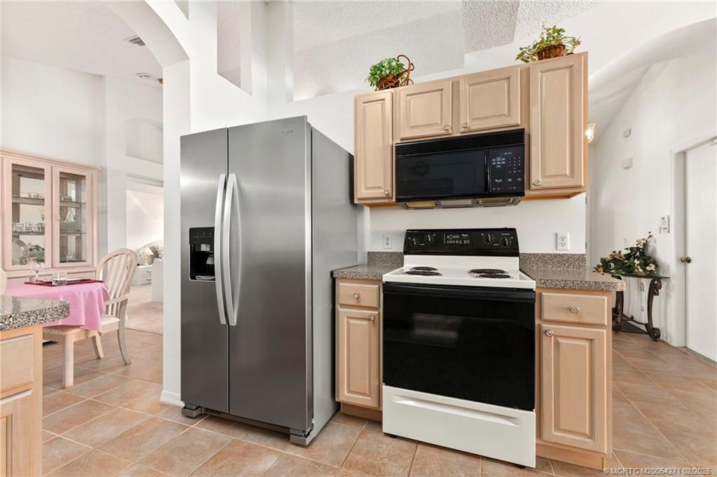 Photo 8 at 917 NE Maranta Terrado, Jensen Beach