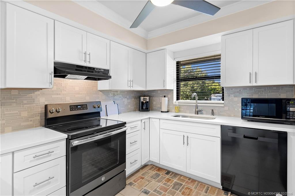 Photo 8 at 4885 SE Capstan Avenue 27, Stuart