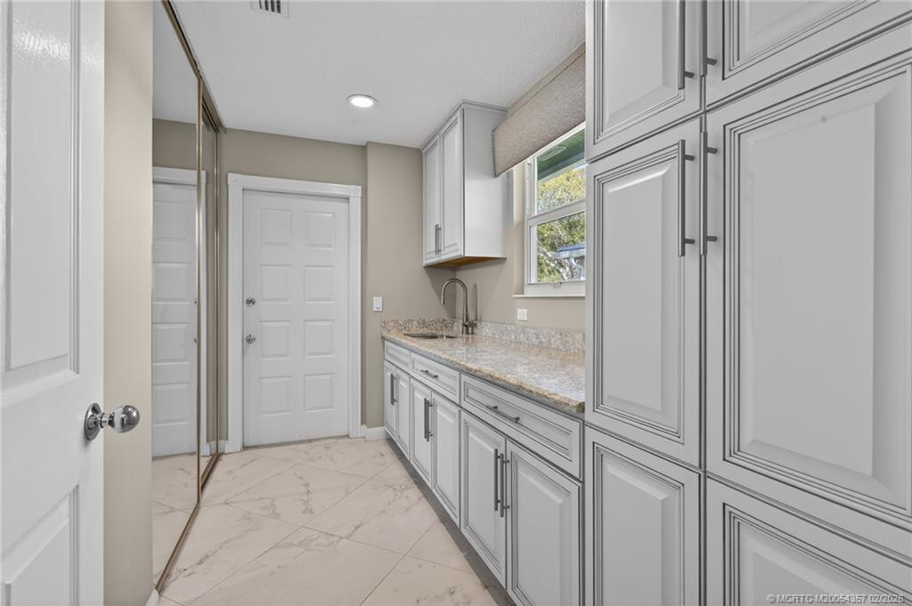 Laundry room - washer/dryer 2025
