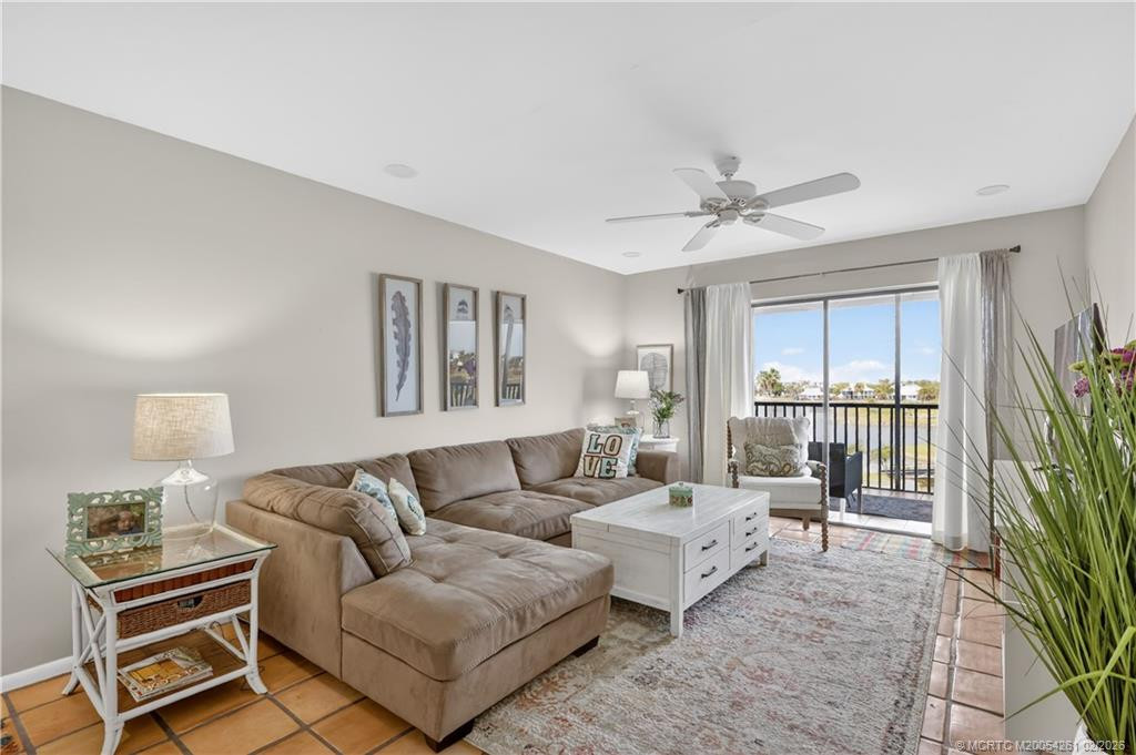 Open and bright at 40 NE Plantation Road 403, Stuart
