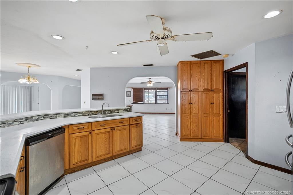 981 SE Lansdowne Avenue, Port St. Lucie FL - photo 15 of 34