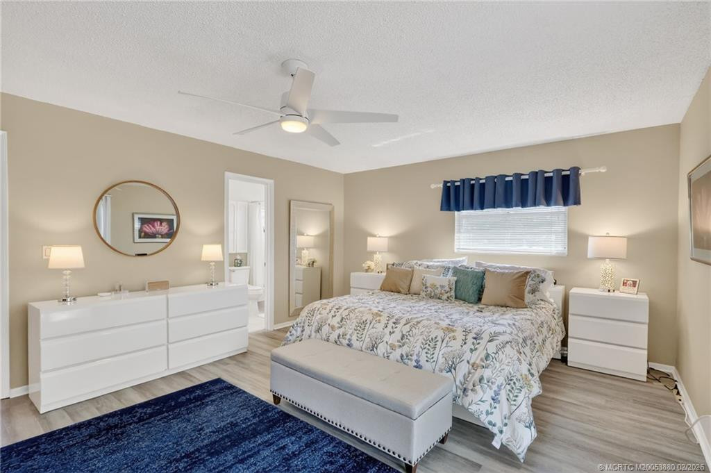 Enjoy all the windows in this fantastic corner unit.