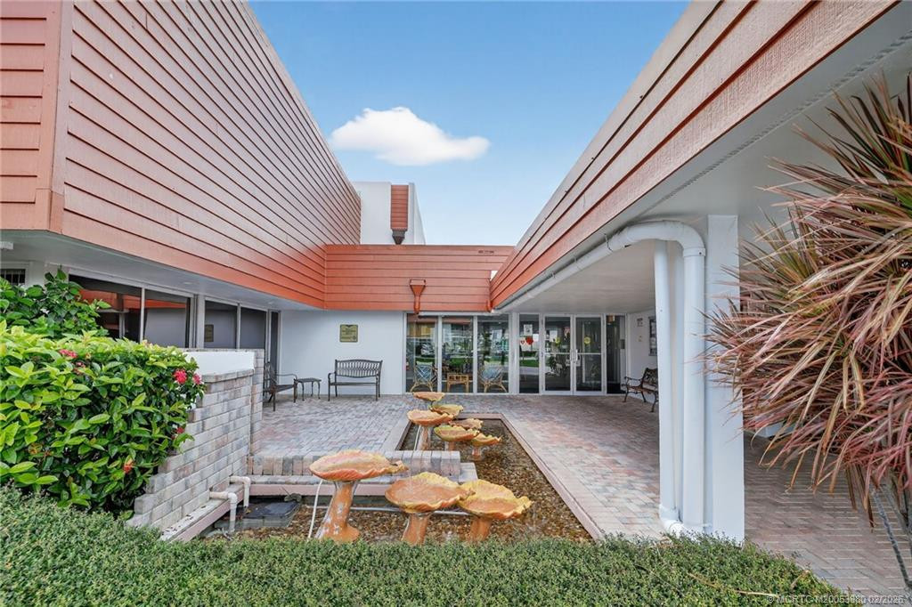 Enrty to the extreamy active Vista Pines Club House