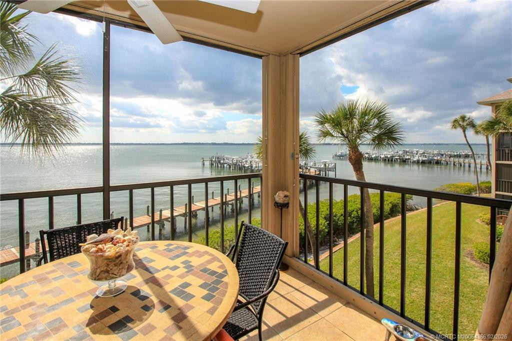 4680 NE Sandpebble Trace 305, Stuart – Condominium for sale