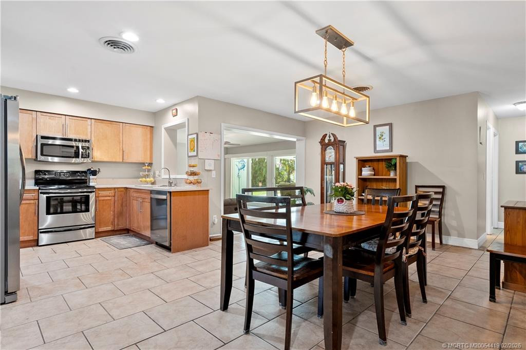 Photo 4 at 803 NW Spruce Ridge Drive, Stuart