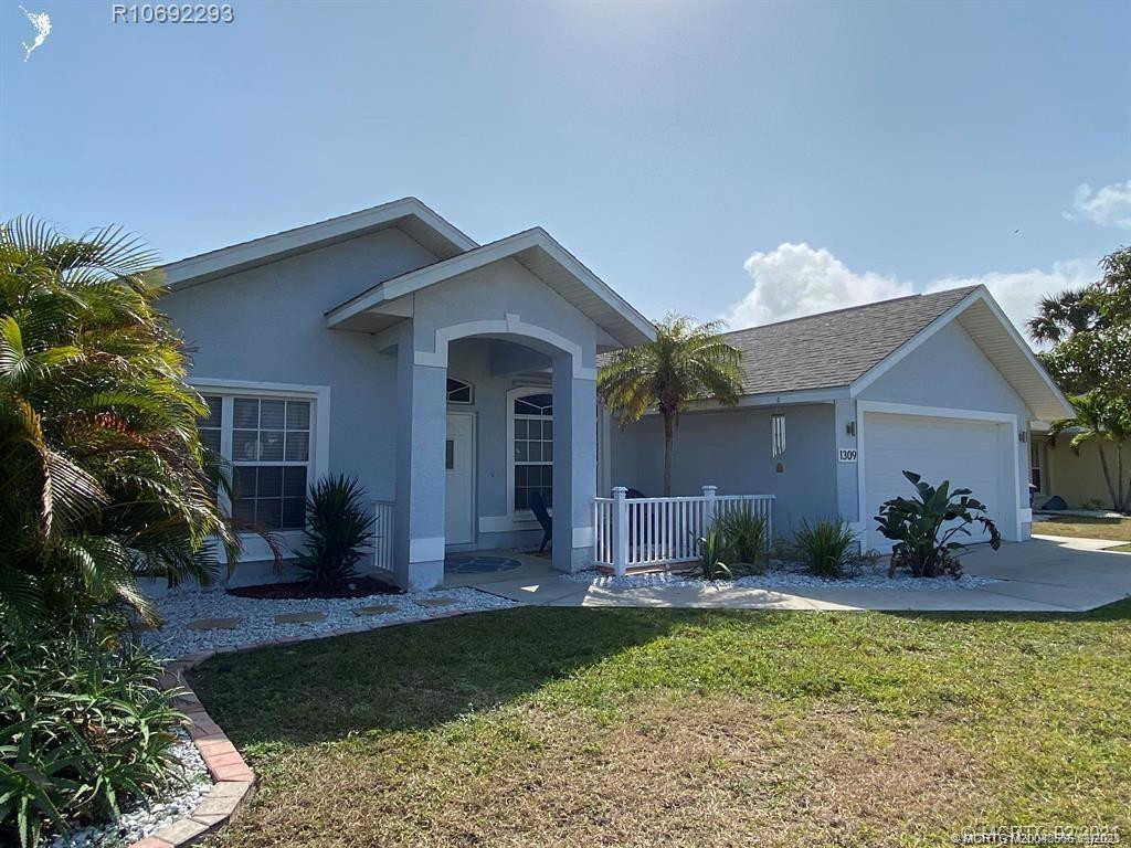 Photo 2 at 1309 Carlton Court, Fort Pierce